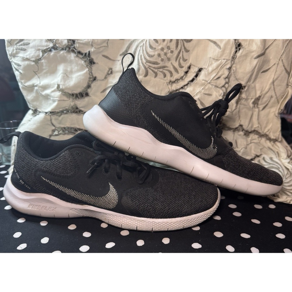 NIKE Flex Experience Run 10 Running Shoe Sneakers Black White Gray WOMEN'S 11